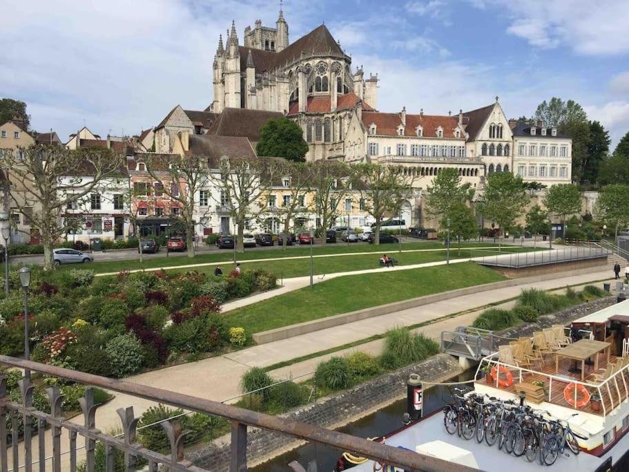 Bel Appart Au Centre-Ville Proche Gare Avec Wifi. Auxerre Exterior foto